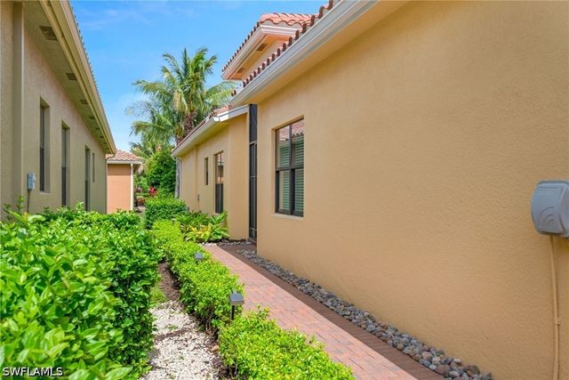 13322 Silktail DR, Naples, FL 34109