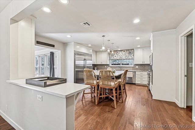 4220 E 77th Street, Tulsa, OK 74136