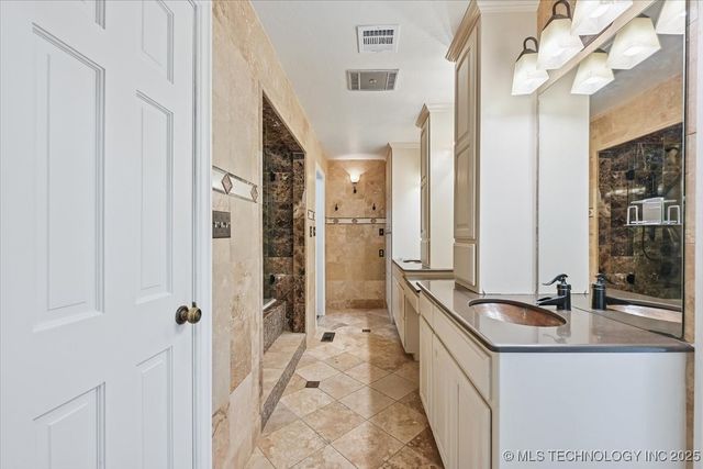 4220 E 77th Street, Tulsa, OK 74136