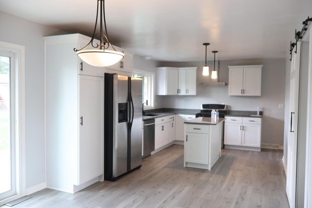 2711 Hyacinth AVENUE, Janesville, WI 53545