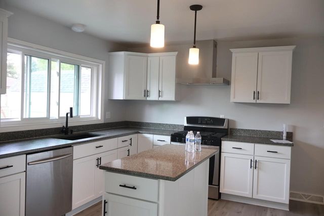 2711 Hyacinth AVENUE, Janesville, WI 53545