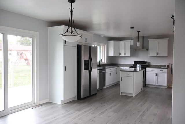 2711 Hyacinth AVENUE, Janesville, WI 53545