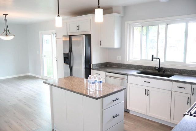 2711 Hyacinth AVENUE, Janesville, WI 53545