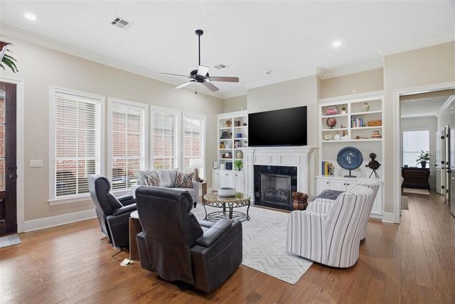 6134 E Azalea Drive, Lake Charles, LA 70605