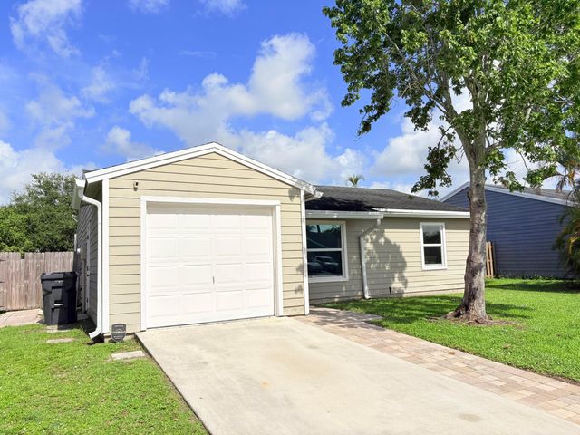 5258 Canal Circle W, Lake Worth, FL 33467