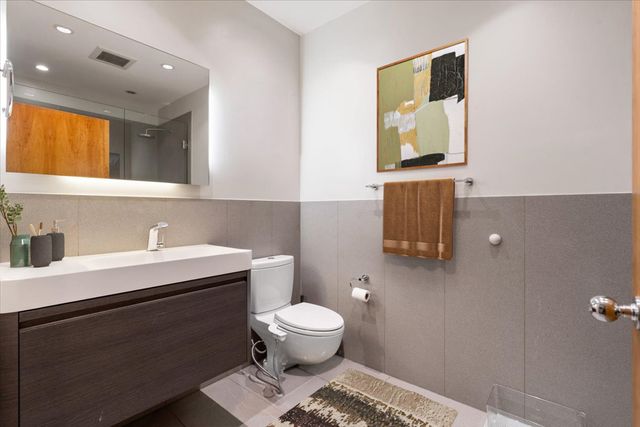 2016 W Concord Place, Chicago, IL 60647