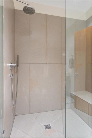 2016 W Concord Place, Chicago, IL 60647