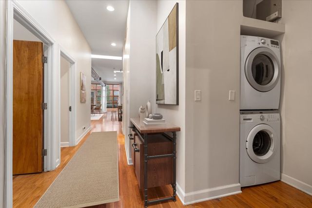 2016 W Concord Place, Chicago, IL 60647