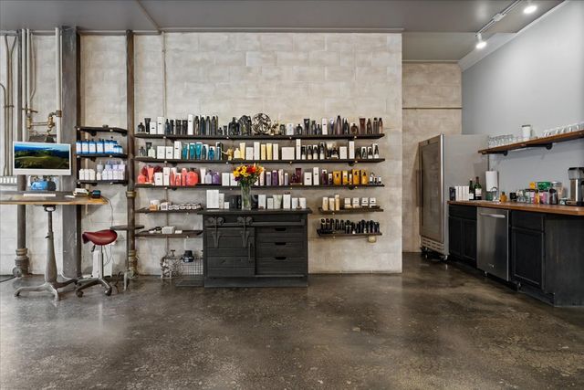 2016 W Concord Place, Chicago, IL 60647