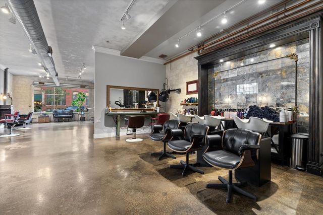 2016 W Concord Place, Chicago, IL 60647