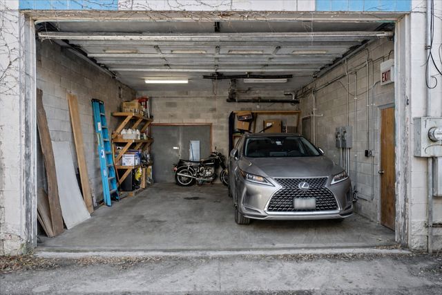 2016 W Concord Place, Chicago, IL 60647