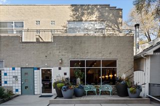 2016 W Concord Place, Chicago, IL 60647