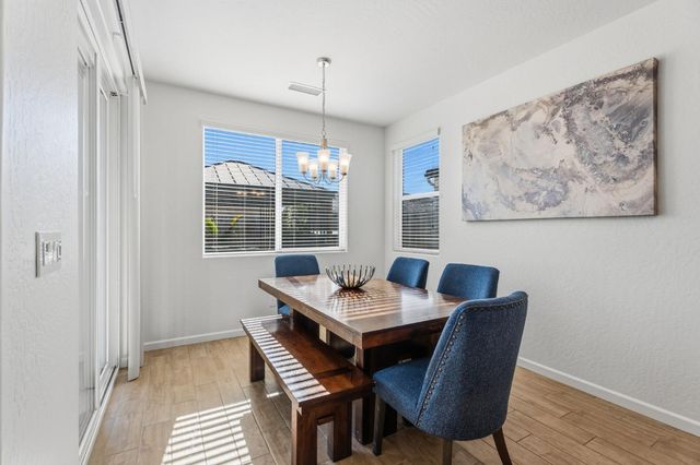 952 Pinnacle Drive W, Madera, CA 93636