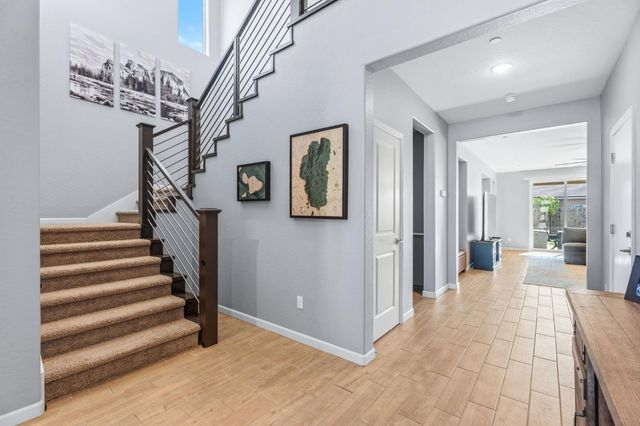 952 Pinnacle Drive W, Madera, CA 93636