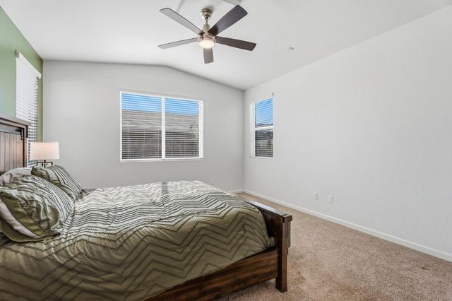 952 Pinnacle Drive W, Madera, CA 93636