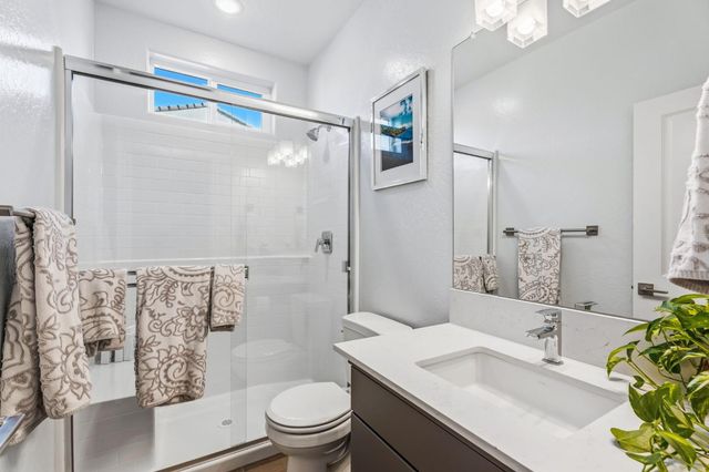 952 Pinnacle Drive W, Madera, CA 93636