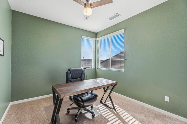 952 Pinnacle Drive W, Madera, CA 93636