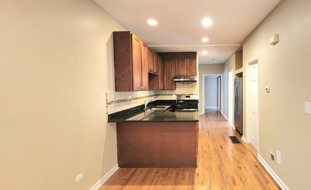 2948 S Lyman Street, Chicago, IL 60608