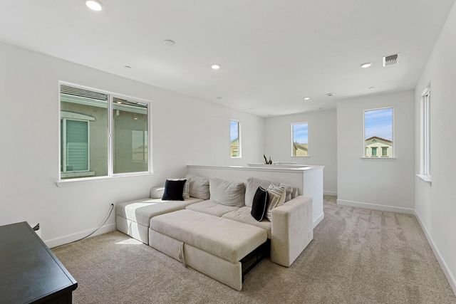 6638 Guadalupe Ln, Stockton, CA 95219