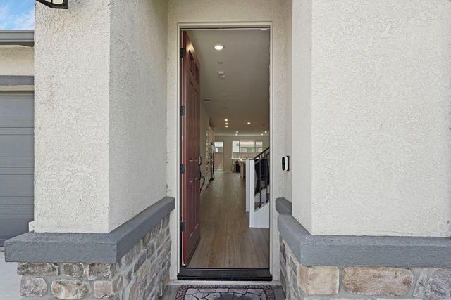 6638 Guadalupe Ln, Stockton, CA 95219