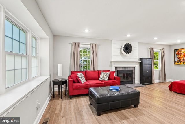 8715 CRESTMONT LN, Laurel, MD 20708