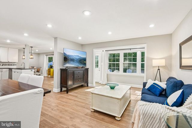8715 CRESTMONT LN, Laurel, MD 20708
