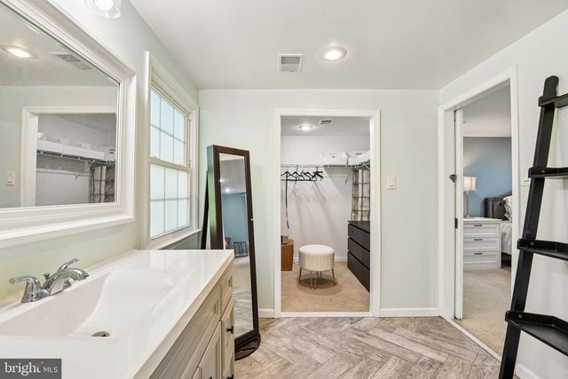 8715 CRESTMONT LN, Laurel, MD 20708
