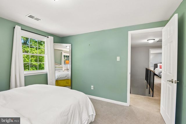 8715 CRESTMONT LN, Laurel, MD 20708