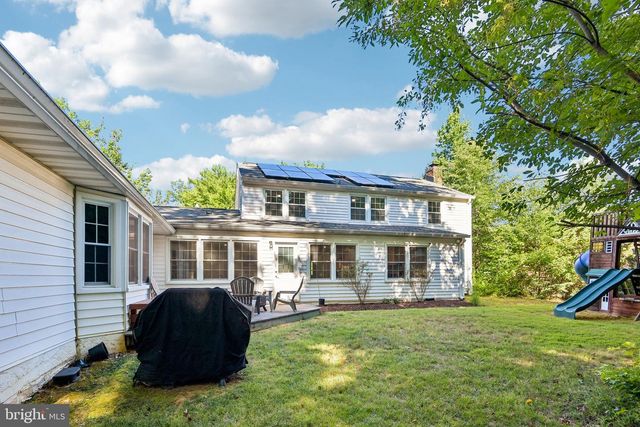 8715 CRESTMONT LN, Laurel, MD 20708