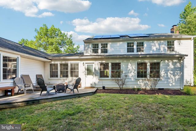 8715 CRESTMONT LN, Laurel, MD 20708