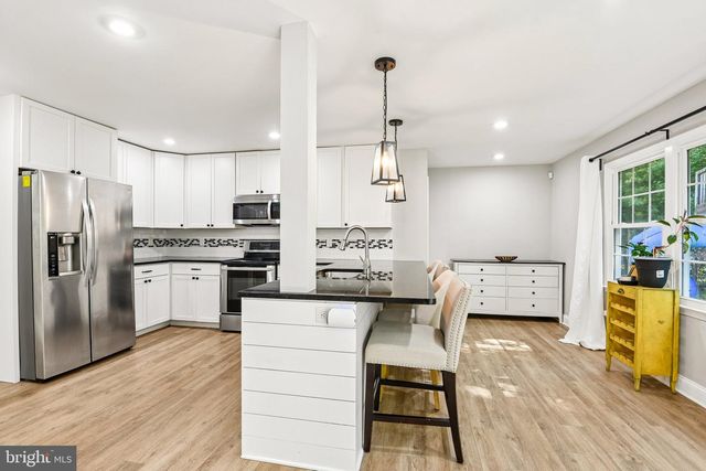 8715 CRESTMONT LN, Laurel, MD 20708
