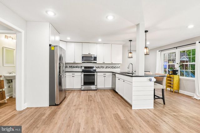 8715 CRESTMONT LN, Laurel, MD 20708
