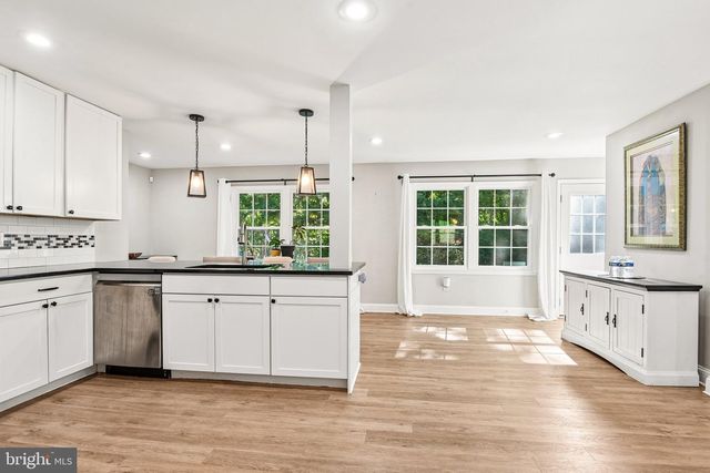 8715 CRESTMONT LN, Laurel, MD 20708
