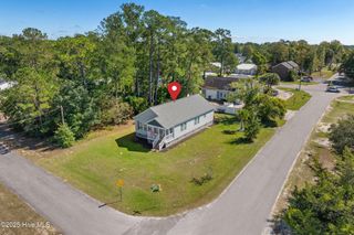 982 Charlotte Avenue, Calabash, NC 28467