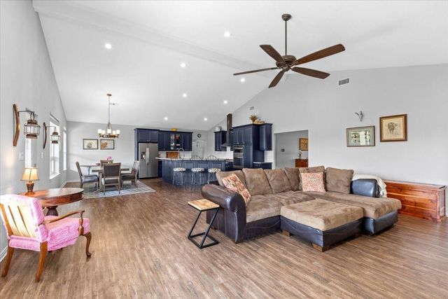 1883 Watterson RD, Bastrop, TX 78602