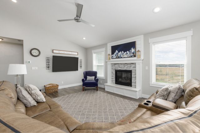 2401 W 2775 N, Farr West, UT 84404