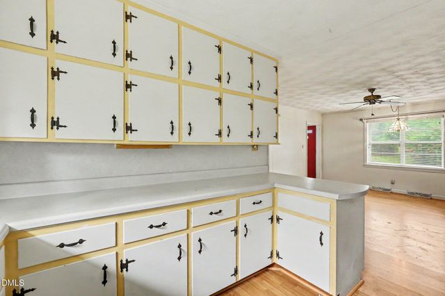 1813 Carbonton Road, Sanford, NC 27330