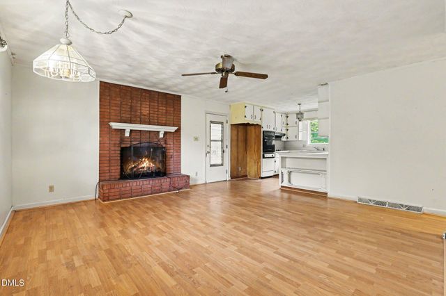 1813 Carbonton Road, Sanford, NC 27330