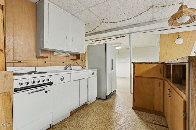 1813 Carbonton Road, Sanford, NC 27330