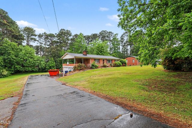 1813 Carbonton Road, Sanford, NC 27330
