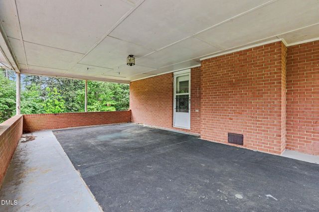 1813 Carbonton Road, Sanford, NC 27330