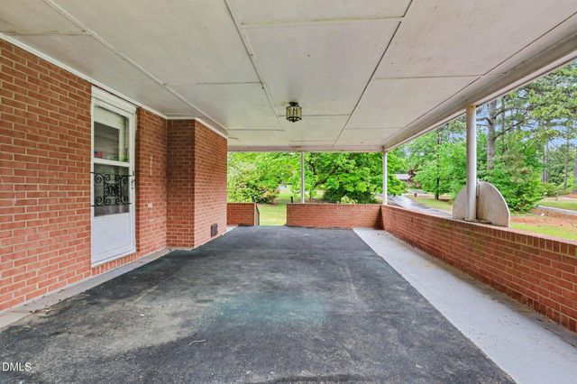 1813 Carbonton Road, Sanford, NC 27330