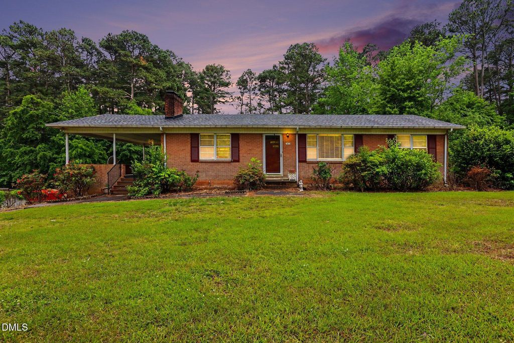 1813 Carbonton Road, Sanford, NC 27330