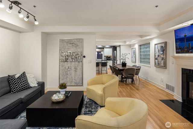 1416 6th Avenue N, Seattle, WA 98109