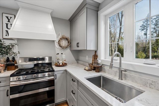 12 Freedom Way, Barrington, NH 03825