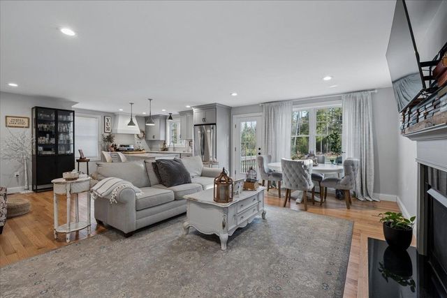 12 Freedom Way, Barrington, NH 03825