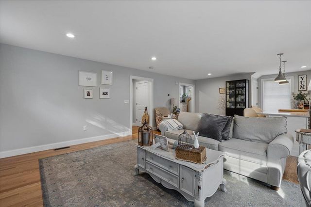 12 Freedom Way, Barrington, NH 03825