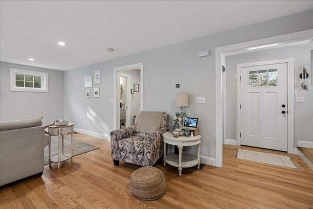 12 Freedom Way, Barrington, NH 03825