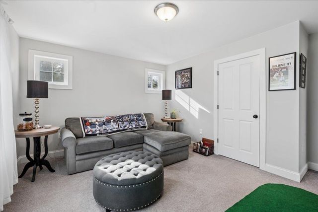 12 Freedom Way, Barrington, NH 03825