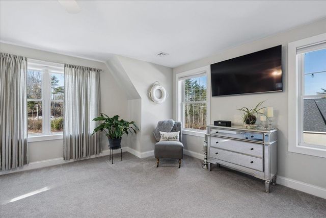 12 Freedom Way, Barrington, NH 03825